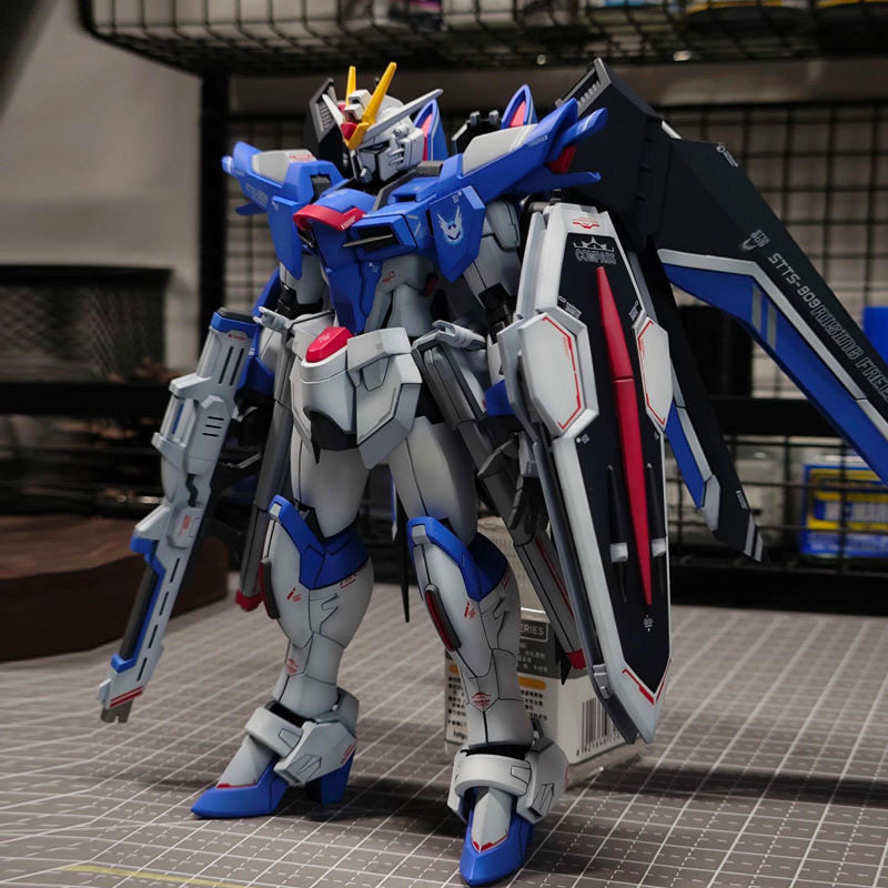 Bandai Gundam Hg - 1/144 HG Skala Mecha Plastikowy Model